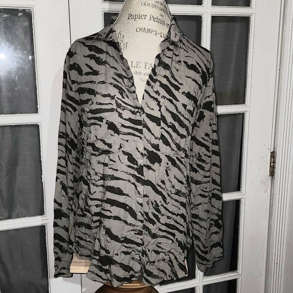 Cloth & Stone Womens Zebra Animal Print Long Sleeve Button Down Shirt Medium‎